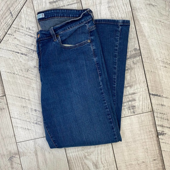 Levi's Women’s 512 Perfectly Shaping Bootcut Jeans 20 - Picture 9 of 9